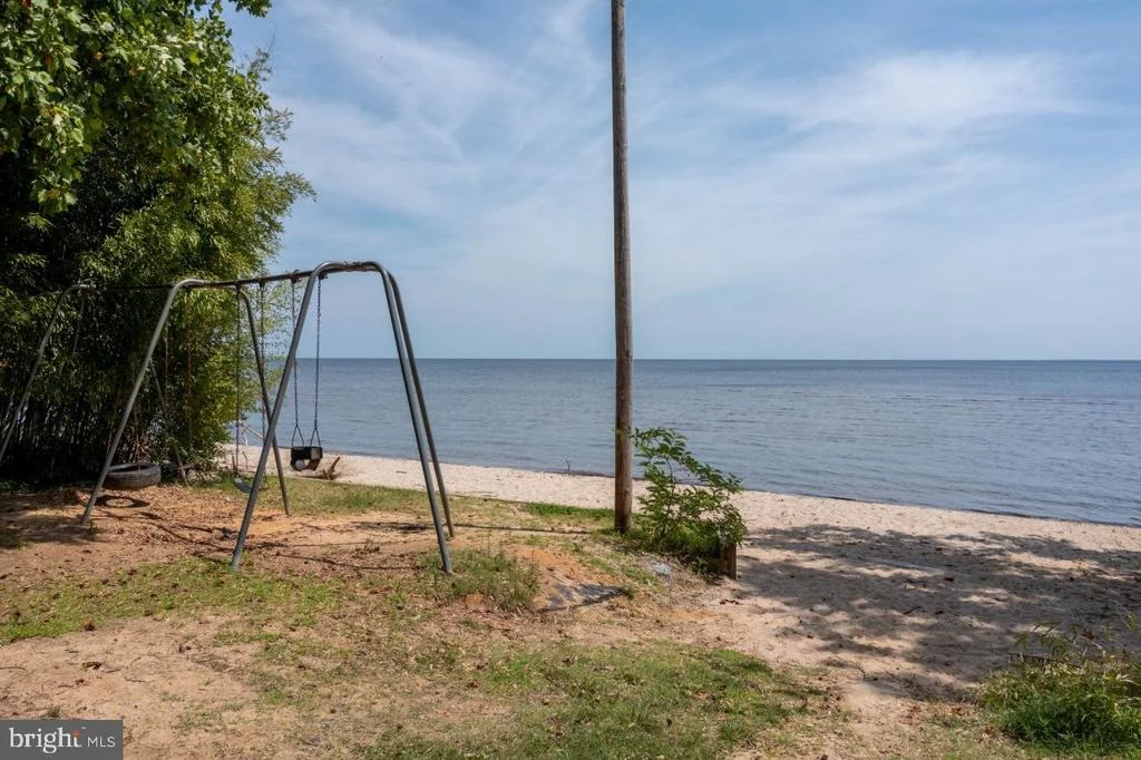 Photo of 2125 OAK ROAD