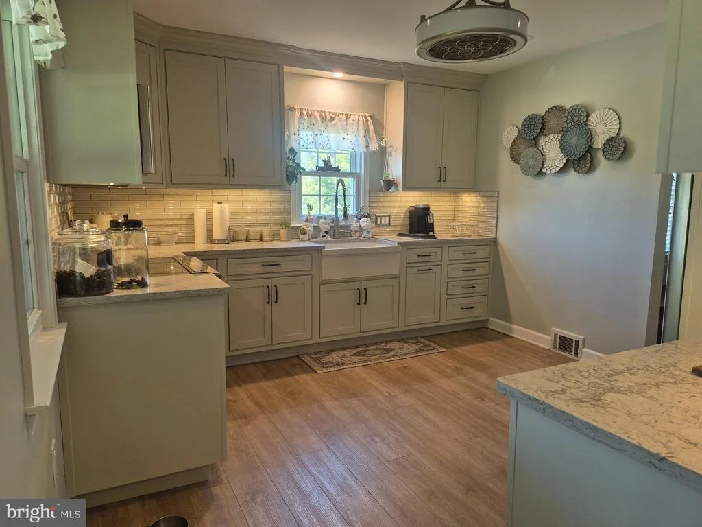 Photo of 32 FRANMAR DRIVE