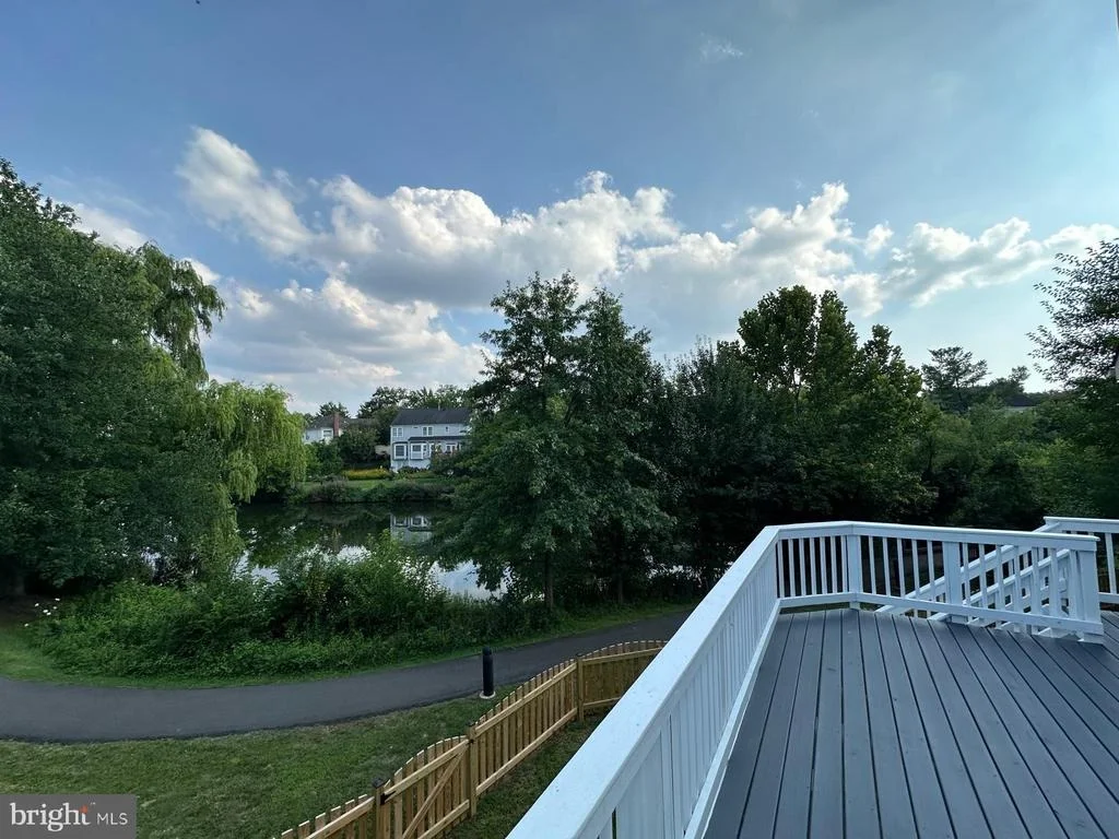 Photo of 43997 NEEDMORE COURT