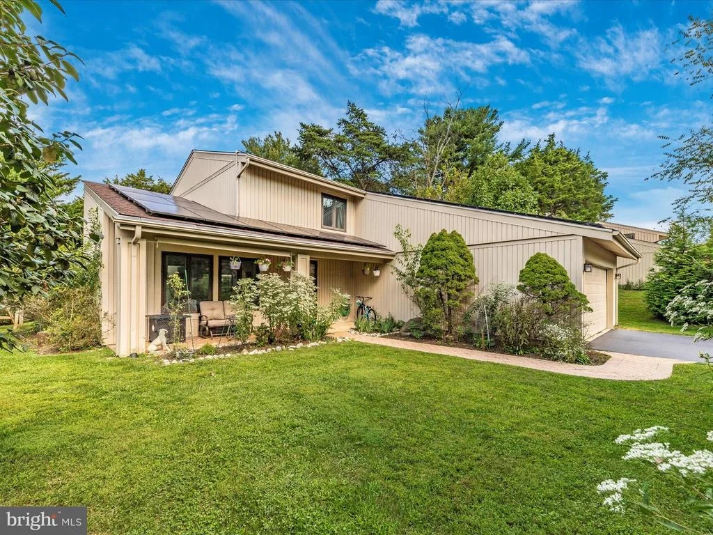 Photo of 11709 FLINTS GROVE