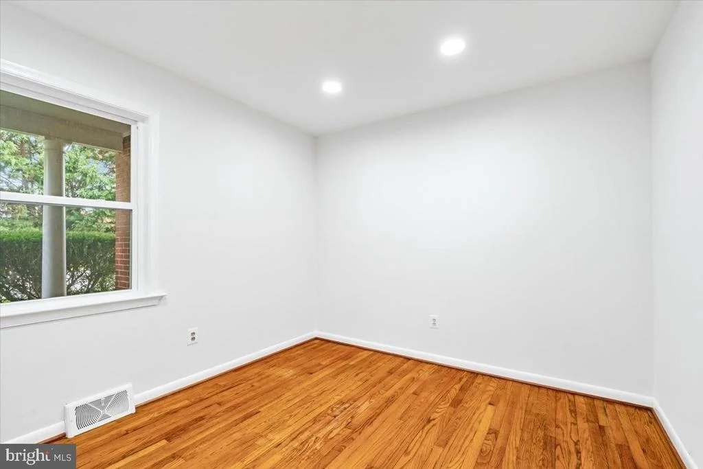 Photo of 1308 W 7TH STREET