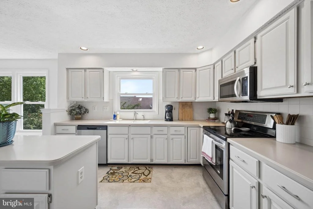 Photo of 6305 DERBY CIRCLE