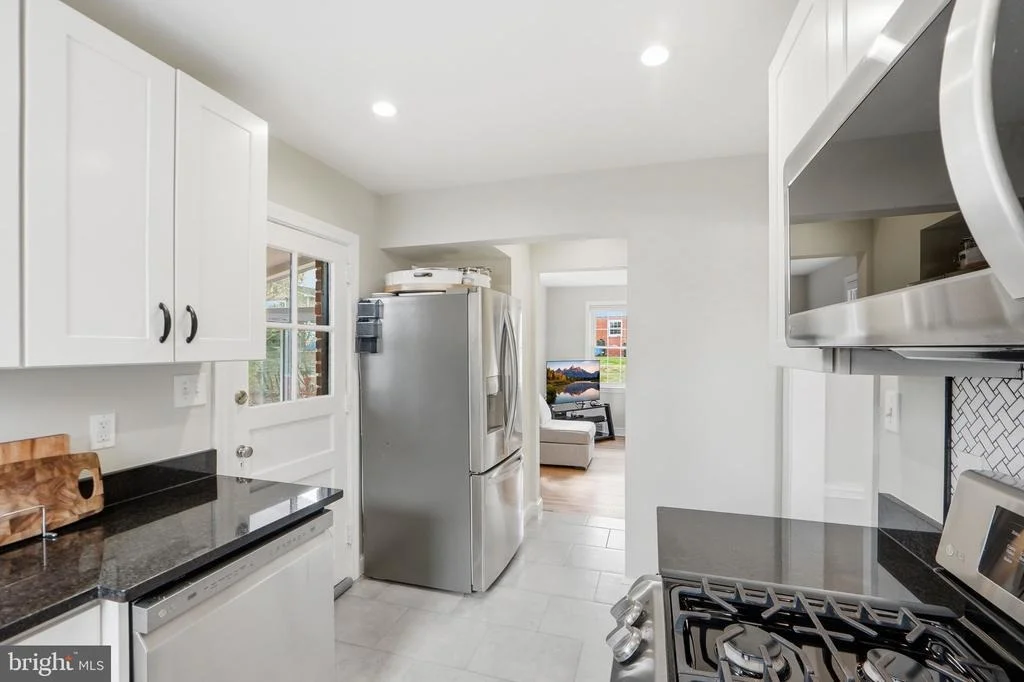 Photo of 2406 CHURCHILL ROAD