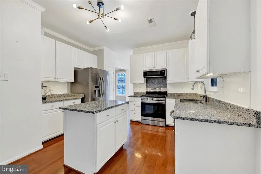 Photo of 1590 CHAPMAN ROAD