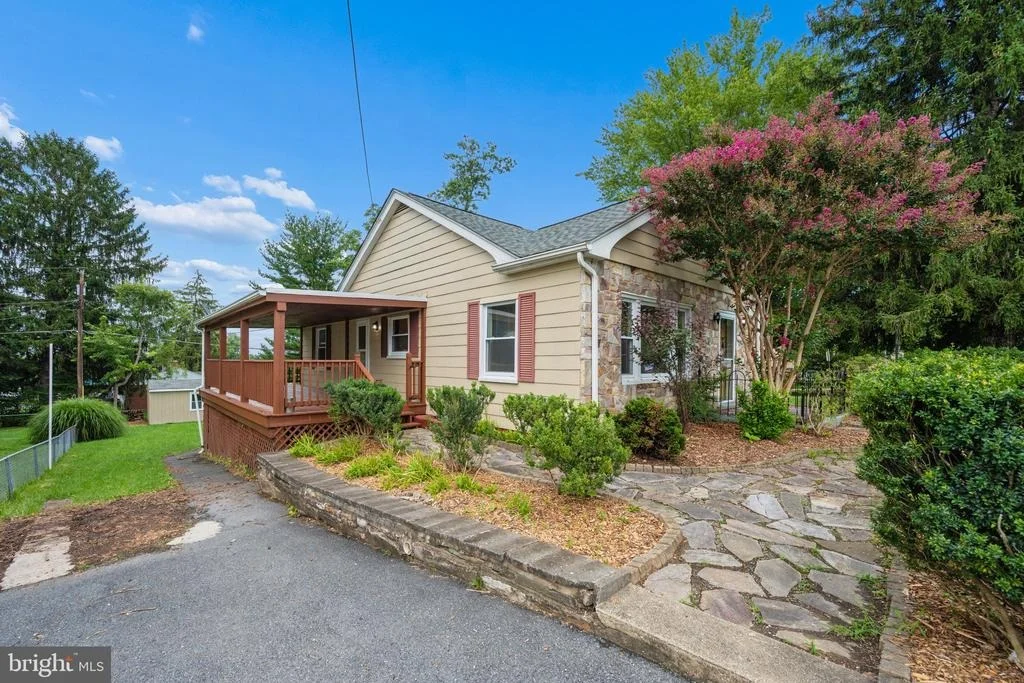 Photo of 8995 HAMBURG ROAD