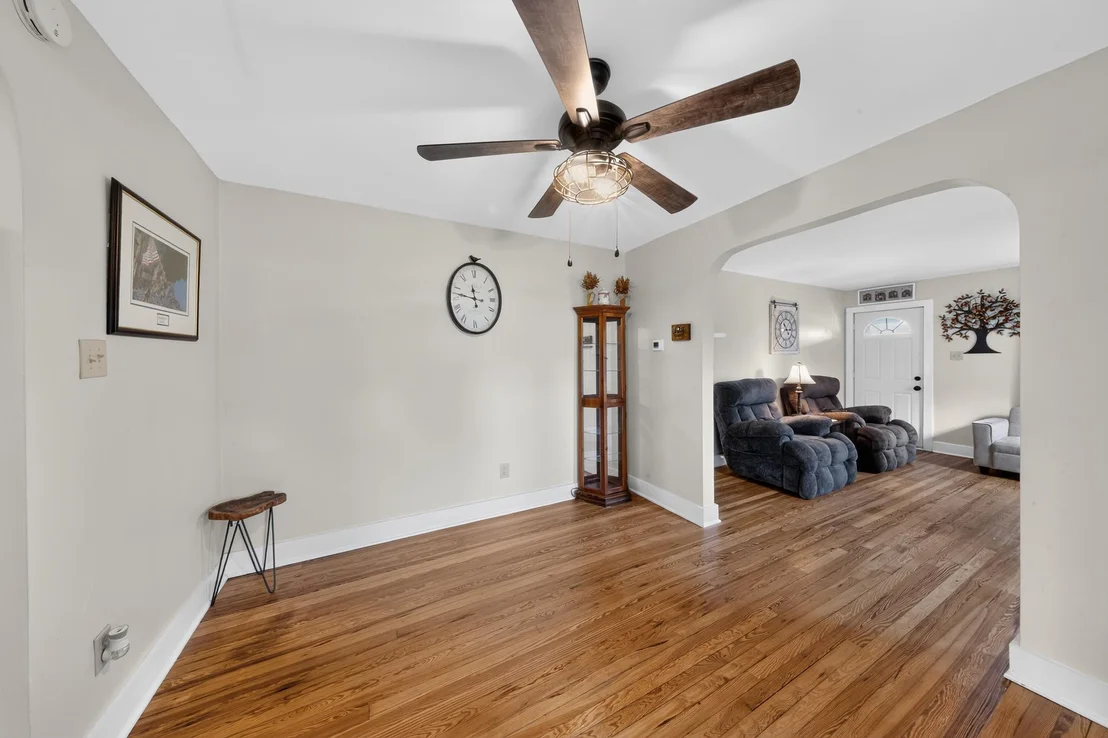 Photo of 319 N HOOK ROAD