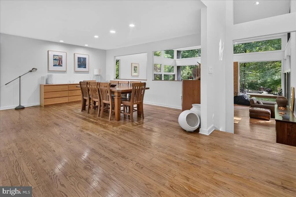 Photo of 24 WHITE OAK DRIVE