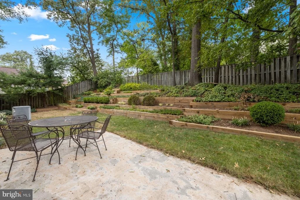 Photo of 8402 MARGO ROAD