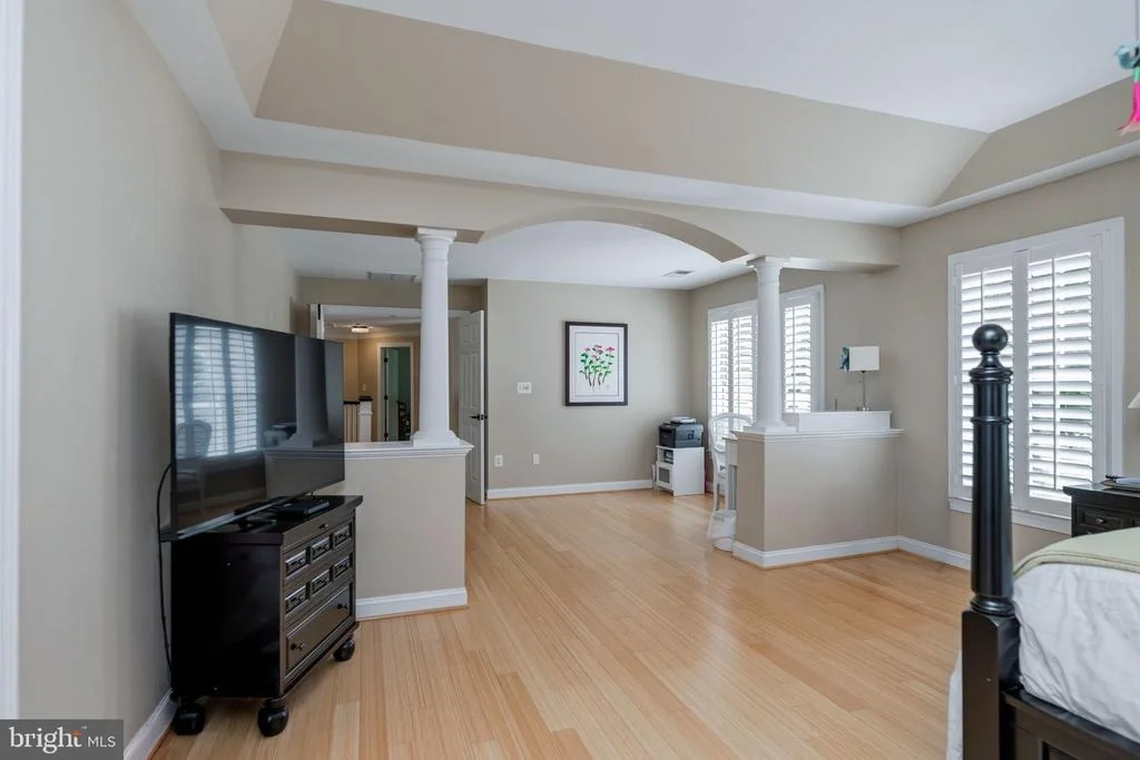 Photo of 9809 JOHN ROBERT WAY