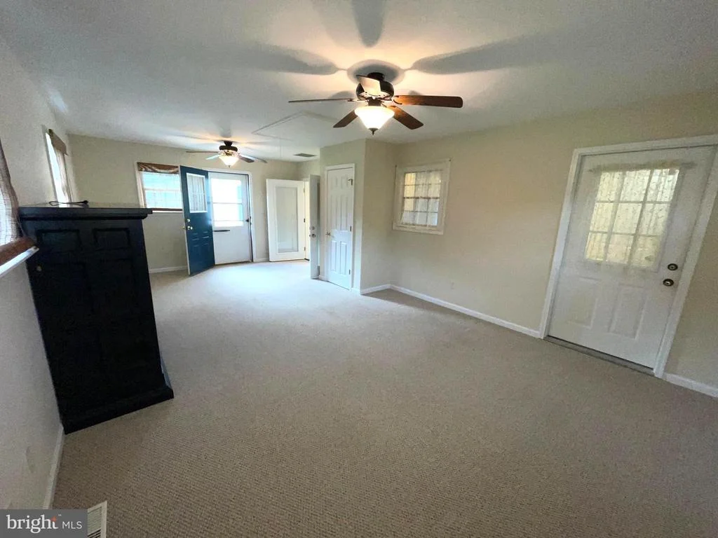 Photo of 28 CIRCLE DRIVE W