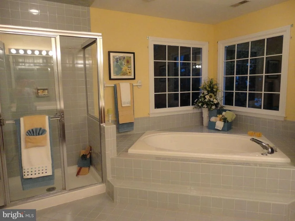 Photo of 21 LEATHERLEAF COURT