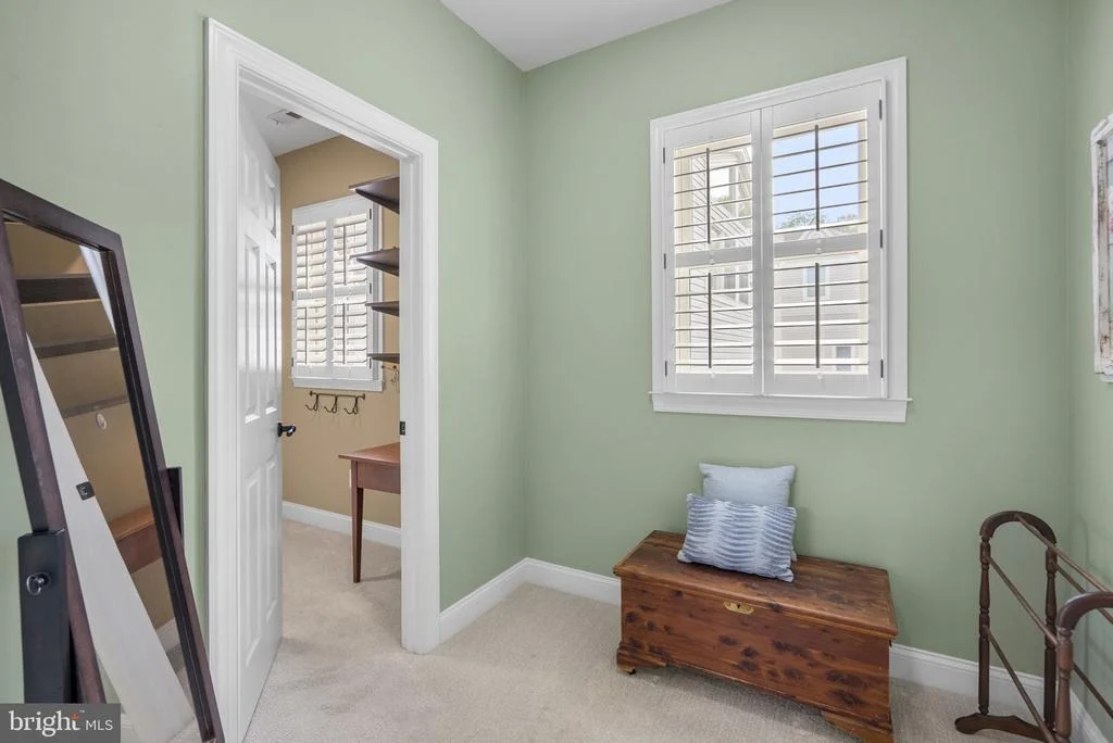 Photo of 710 WOODSIDE PARKWAY