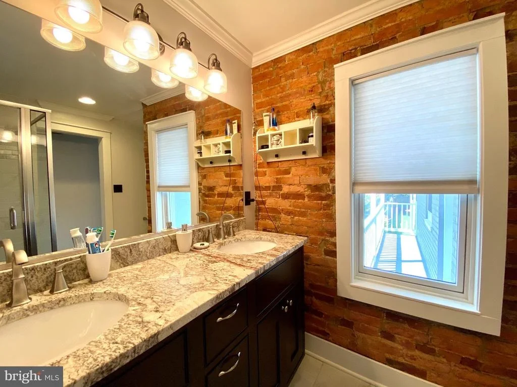 Photo of 37 E 5TH STREET