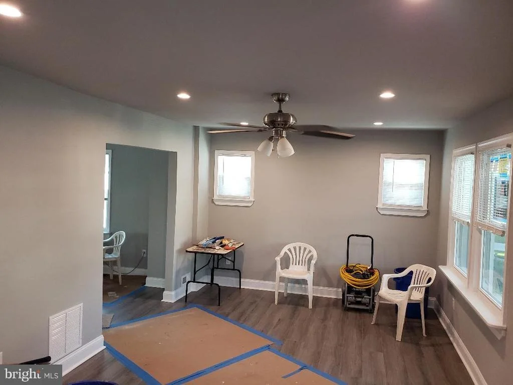 Photo of 205 WILBUR AVENUE