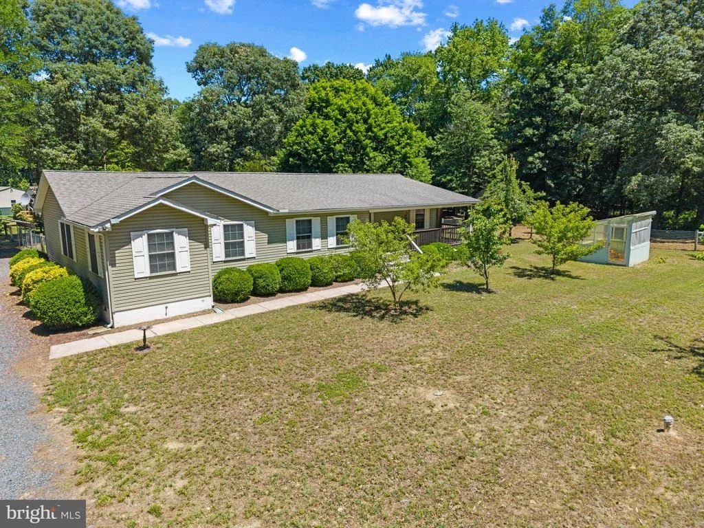 Photo of 23116 GILPIN POINT ROAD