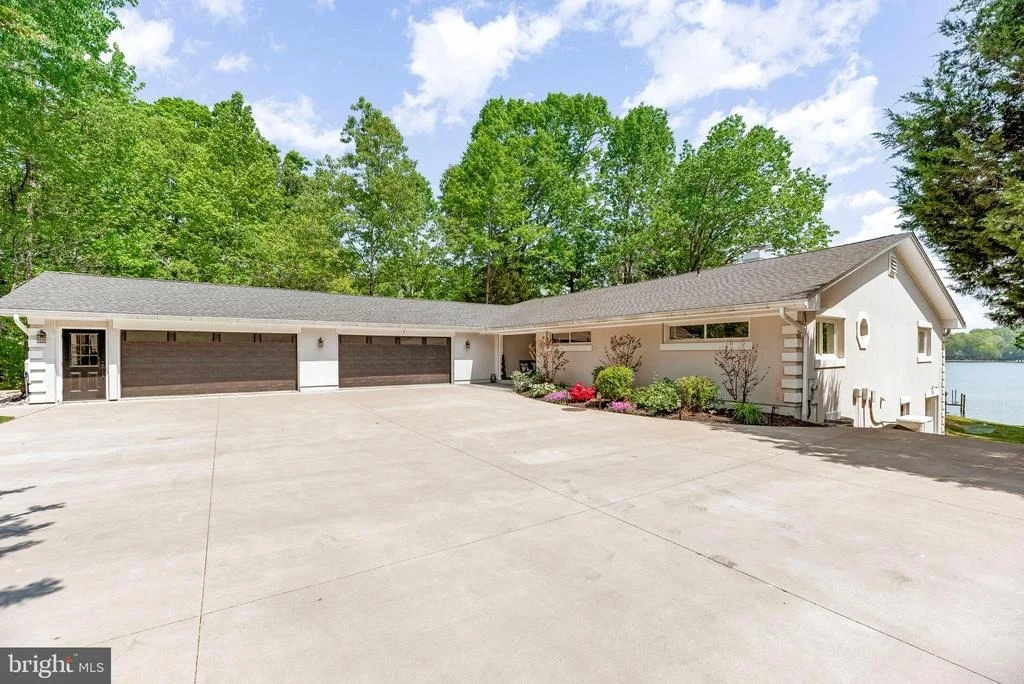 Photo of 2031 INDIAN CIRCLE