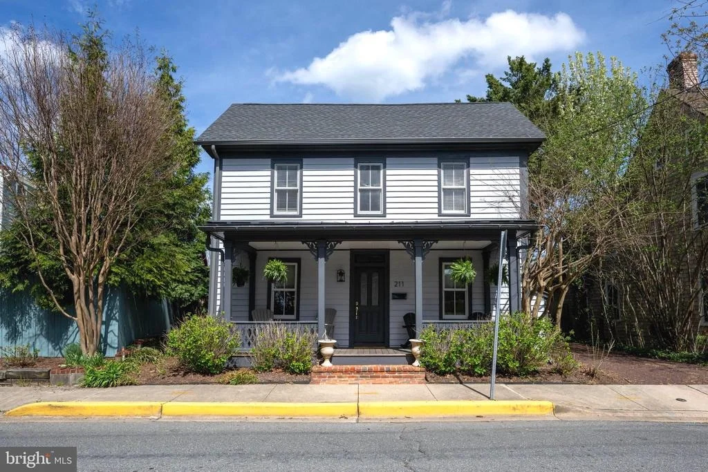 Photo of 211 W 4TH STREET