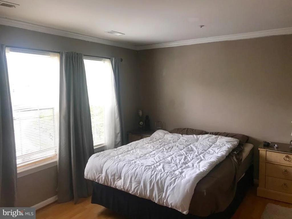 Photo of Unit 2A at 2402 ELLSWORTH WAY