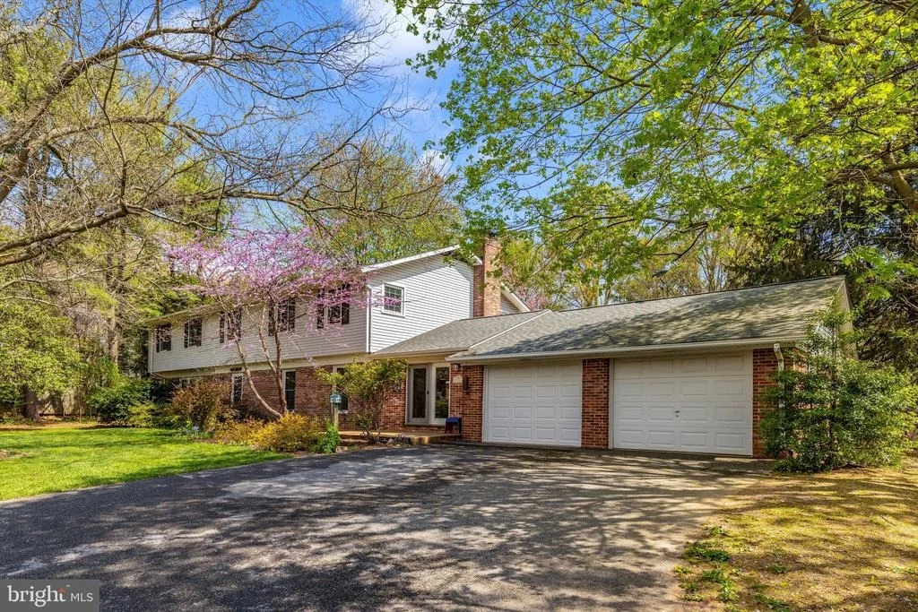 Photo of 28313 HONEYSUCKLE DRIVE