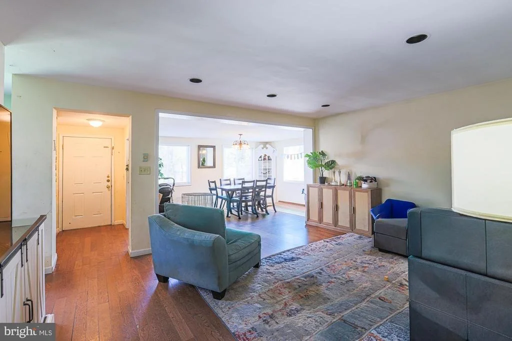Photo of 6206 WINNER AVENUE