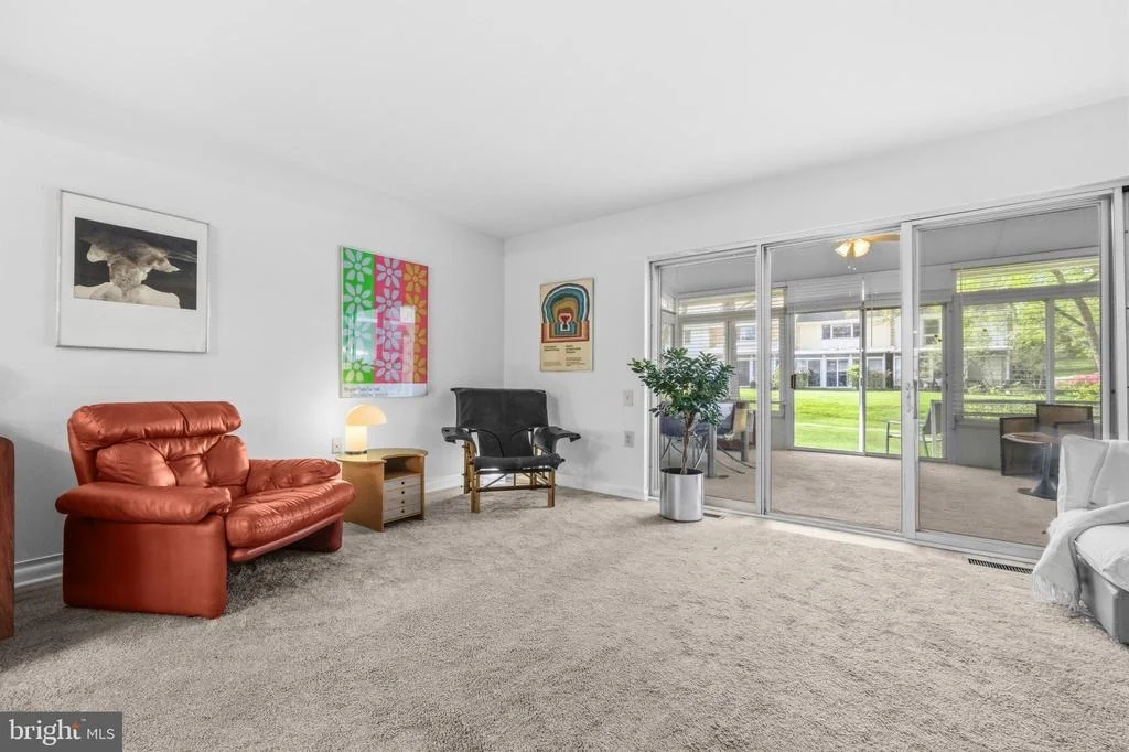 Photo of Unit 32F at 3590 GLENEAGLES DRIVE