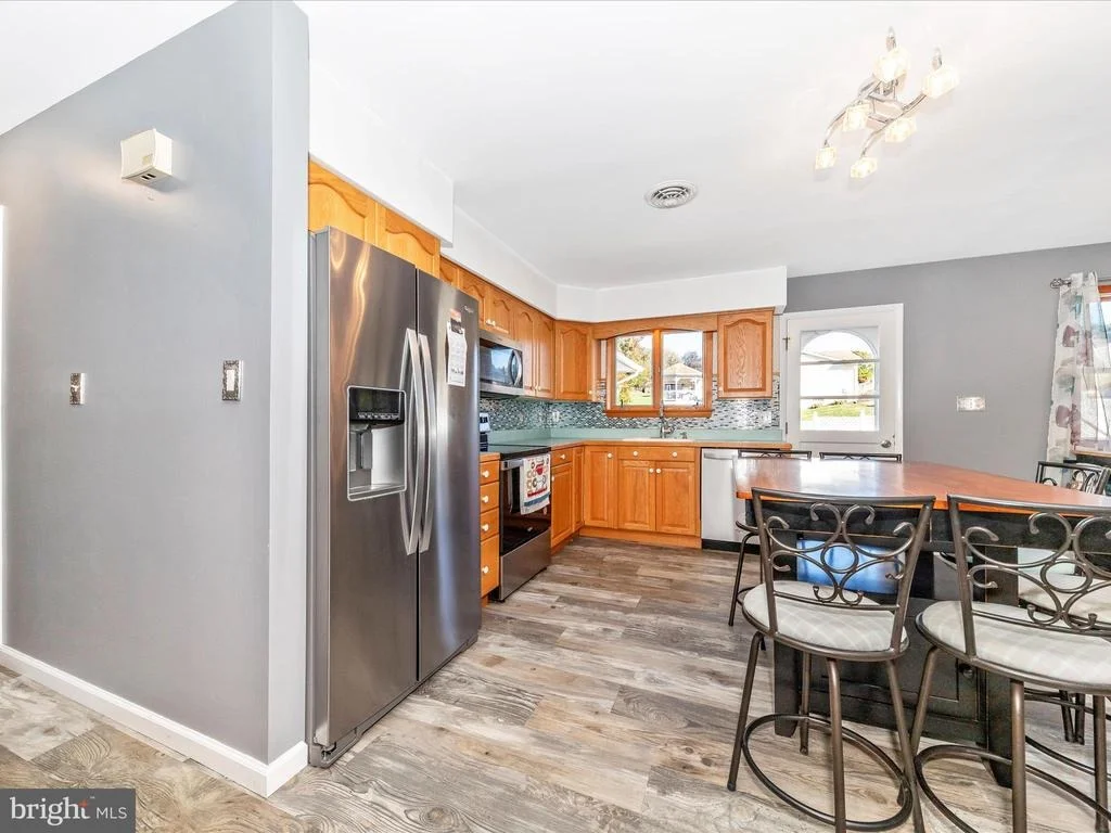 Photo of 9242 OAK TREE CIRCLE