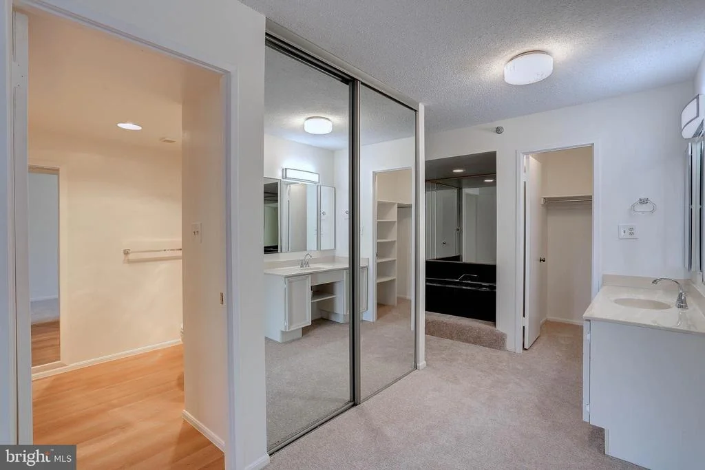 Photo of Unit 3826 at 15115 INTERLACHEN DRIVE