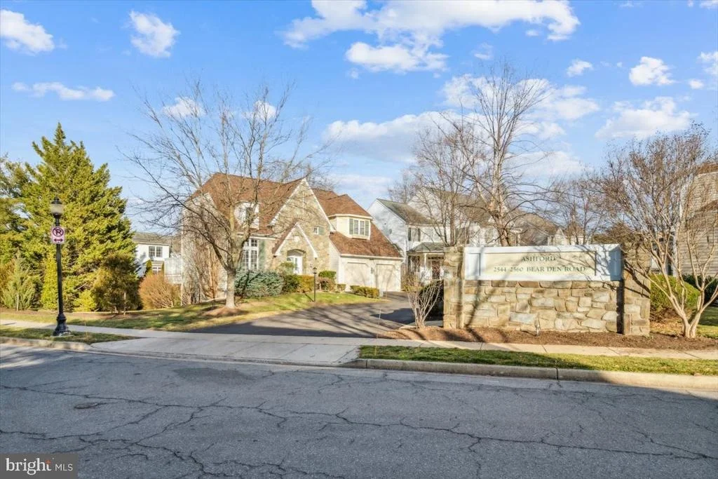 Photo of 2554 BEAR DEN ROAD