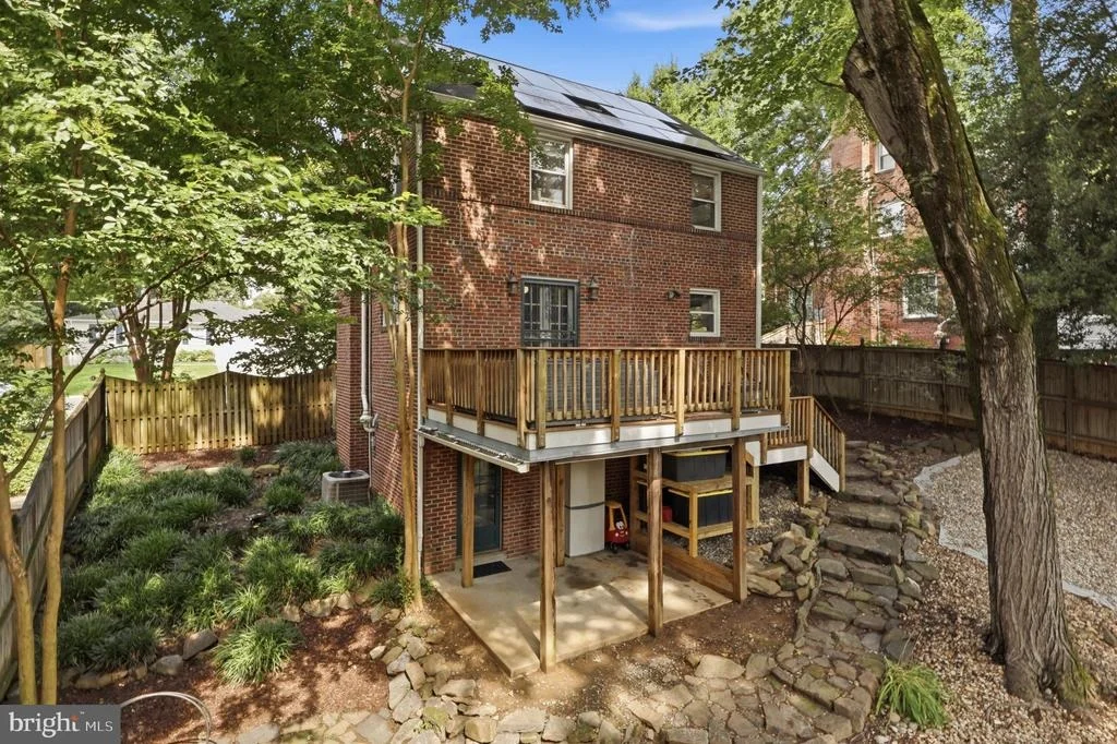 Photo of 10211 SUTHERLAND ROAD