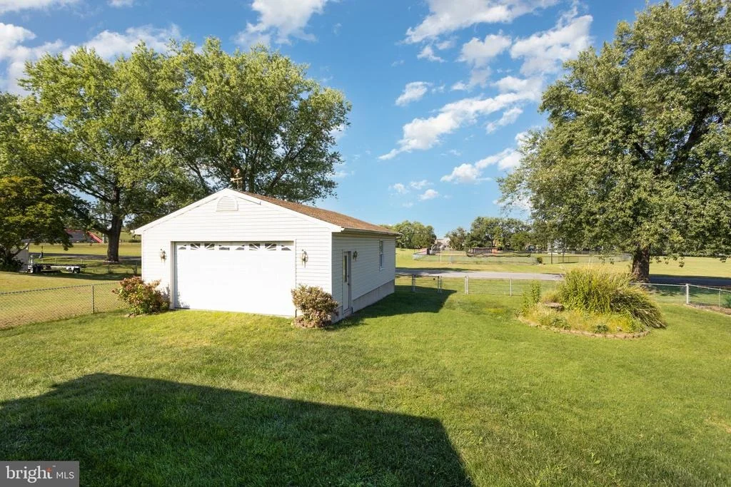 Photo of 7252 MEADOW LANE