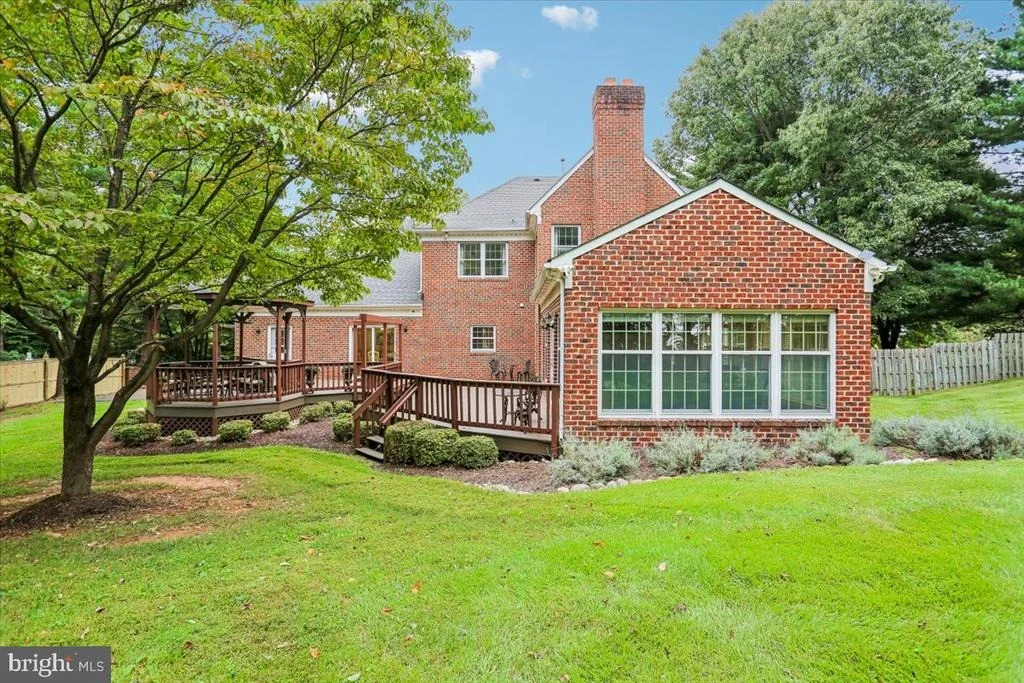 Photo of 899 LINGANORE DRIVE
