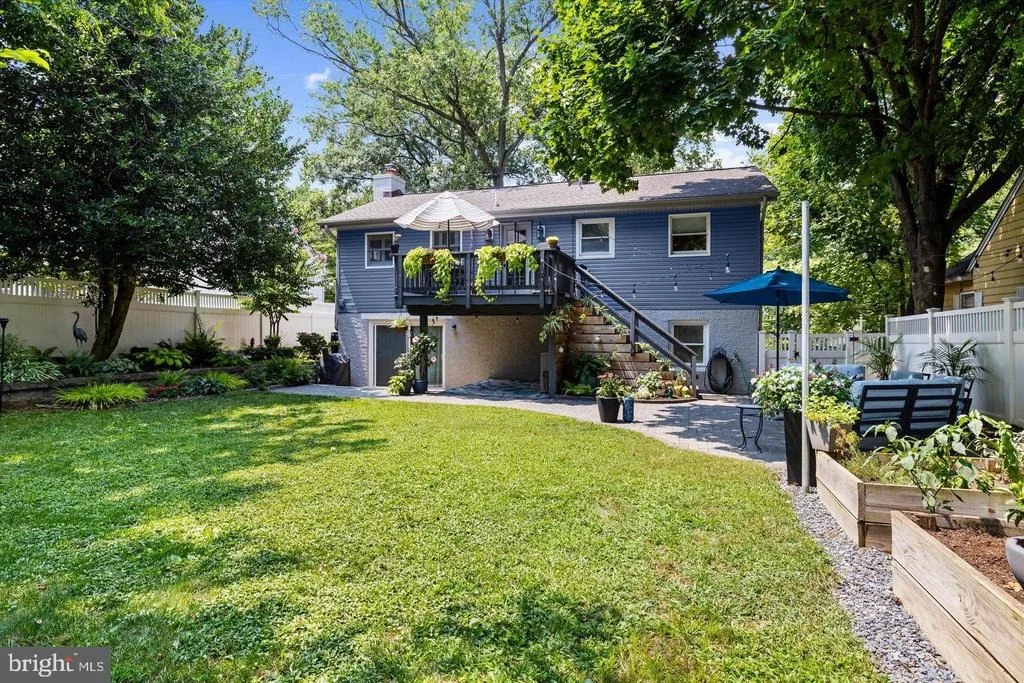 Photo of 228 DEWEY DRIVE