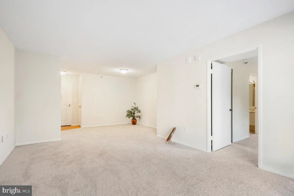Photo of Unit 2321 at 15107 INTERLACHEN DRIVE
