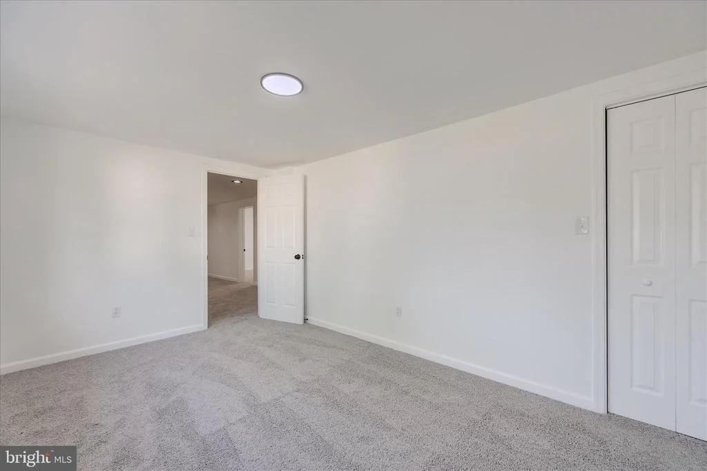 Photo of 6810 SURRATTS ROAD