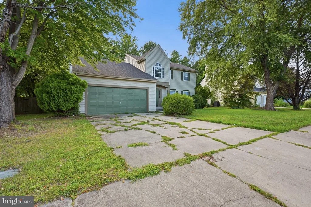 Photo of 214 NORTHDOWN DRIVE