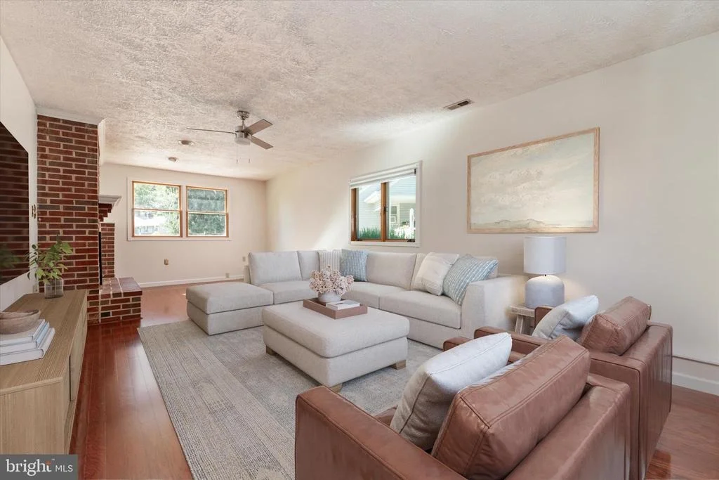 Photo of 596 FOREST VIEW ROAD
