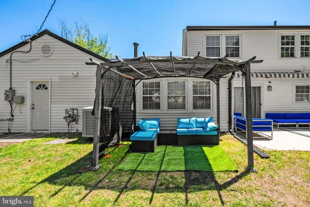 Photo of 4202 MINSTRELL LANE