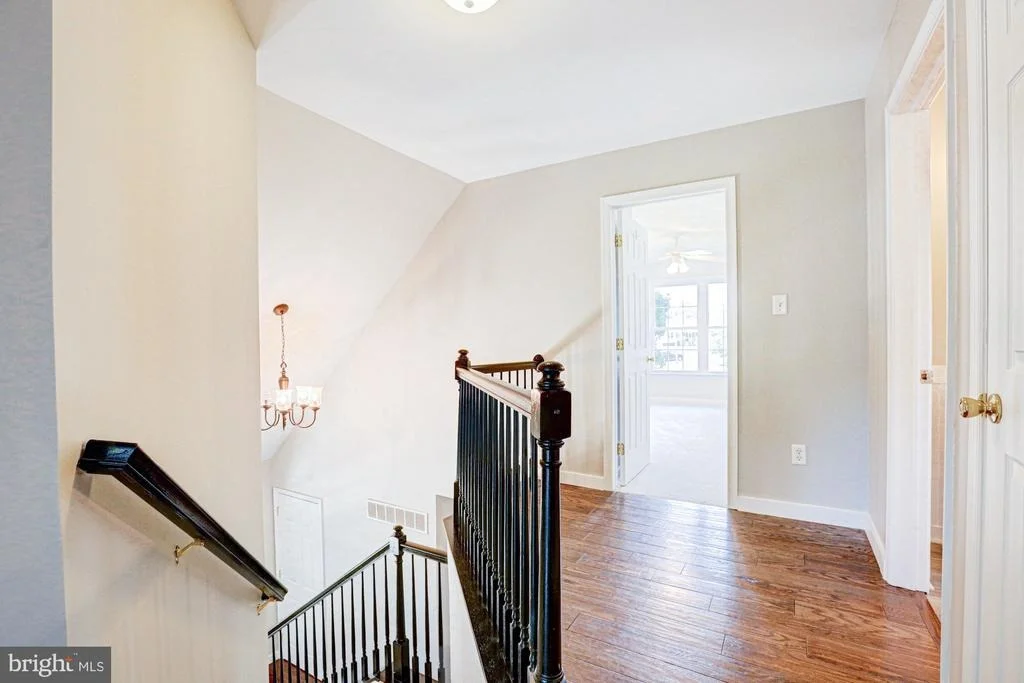 Photo of 119 N MEADOW DRIVE