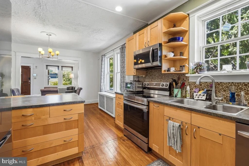 Photo of 6031 3RD STREET NW