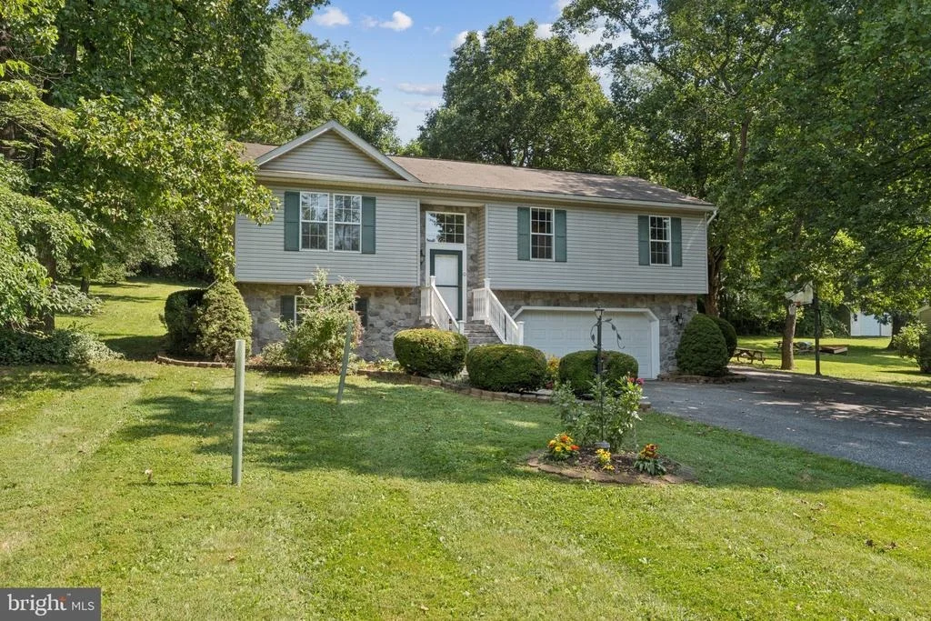 Photo of 10 CAROL TRAIL