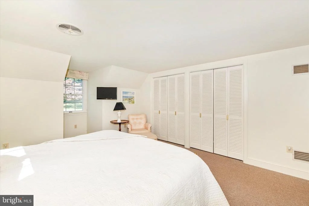 Photo of 5433 SHOOKSTOWN ROAD