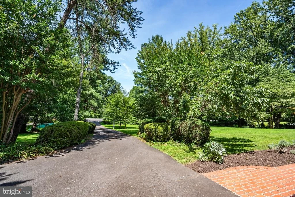 Photo of 7821 OLD DOMINION DRIVE