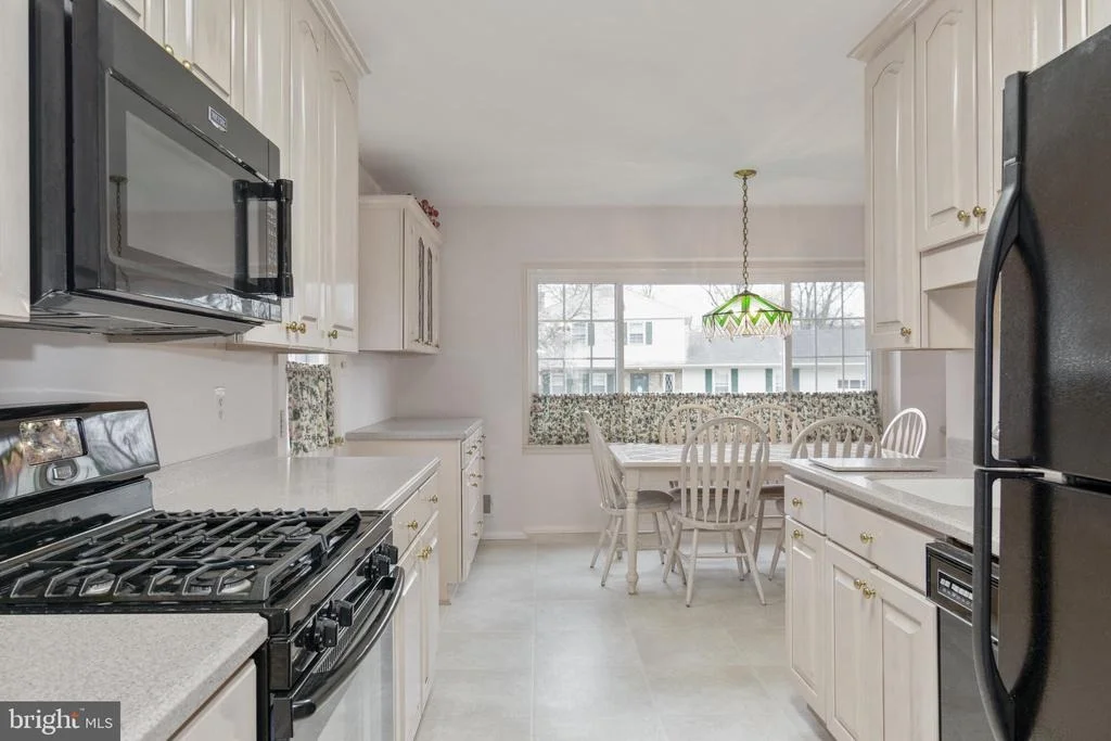 Photo of 9816 GREENVIEW LANE