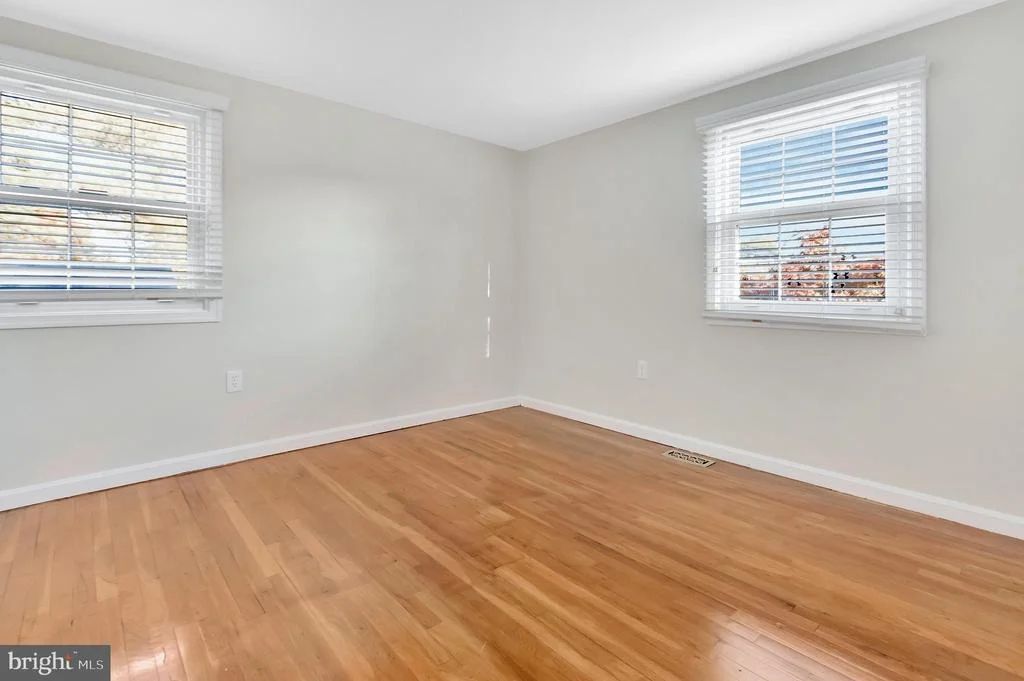 Photo of 13832 BEACON HOLLOW