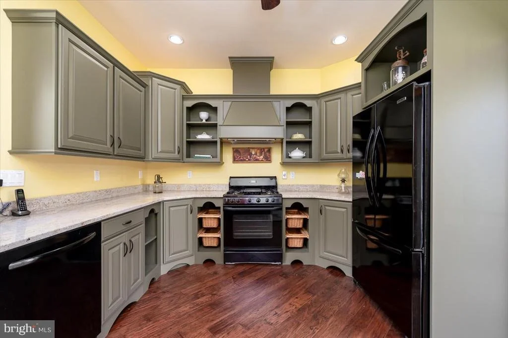 Photo of 6675 MARSHALL ROAD
