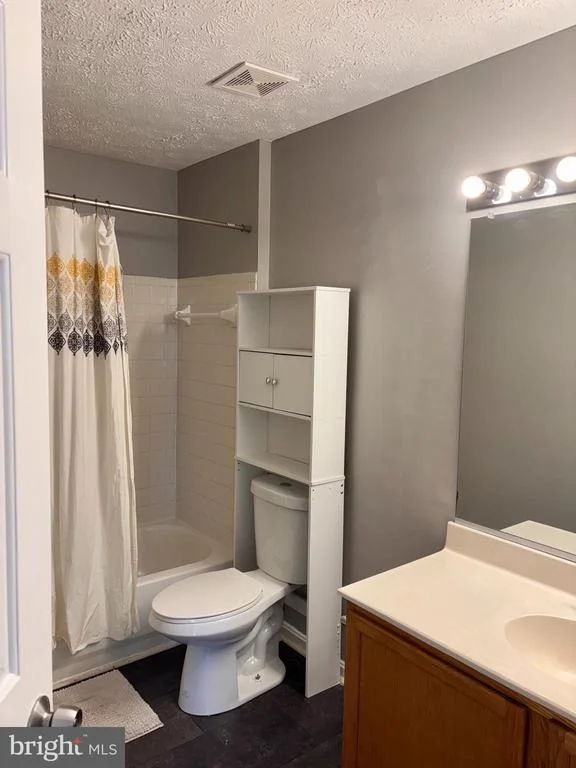 Photo of Unit 5 at 2159 BRISTOL DRIVE