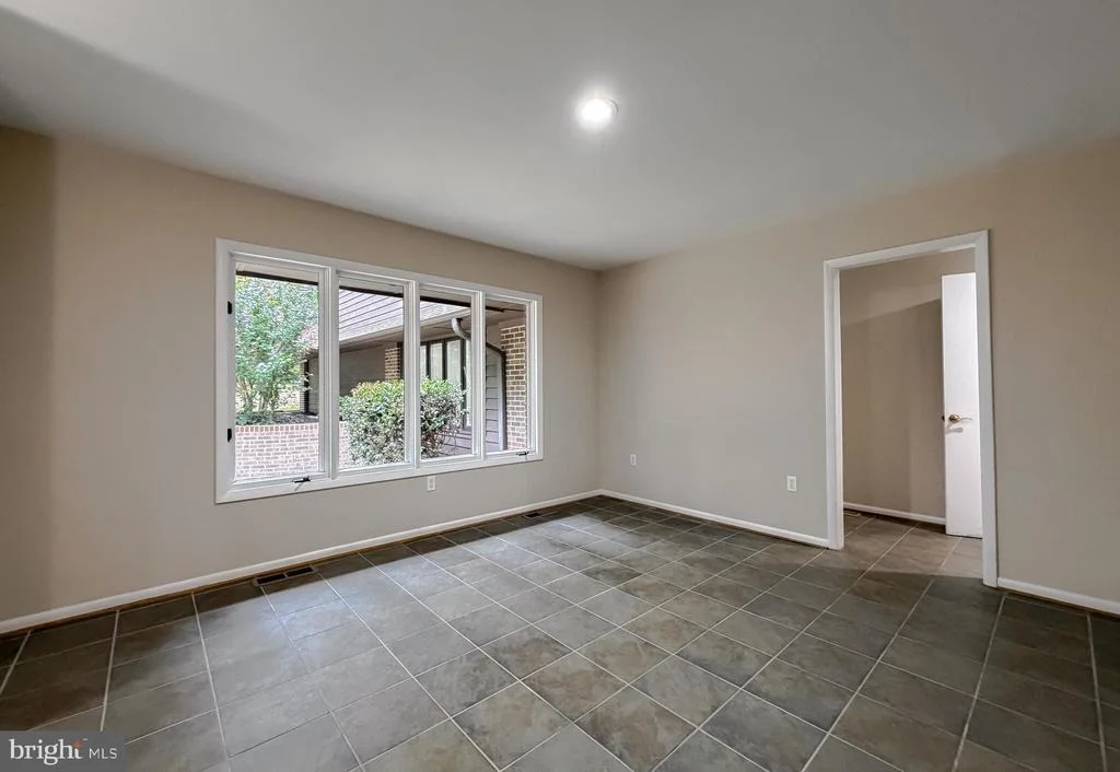 Photo of 8425 MAUSEN LANE