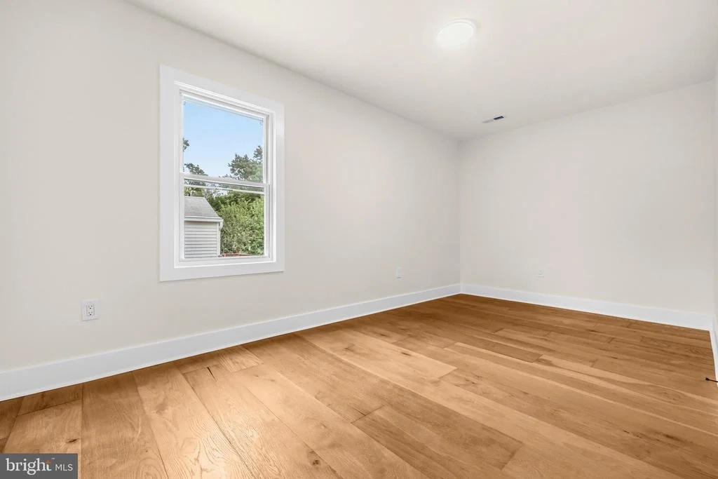 Photo of 703 NORTHWEST DRIVE