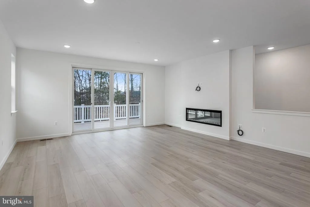 Photo of 2079 SPRINGVALE DRIVE