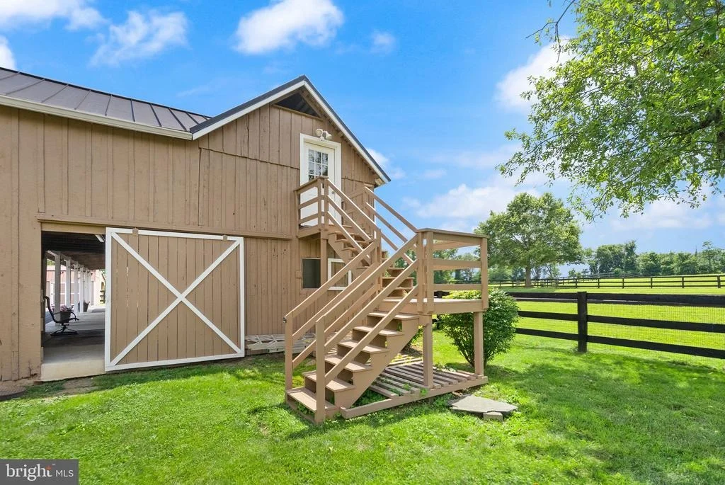Photo of 20596 AIRMONT ROAD